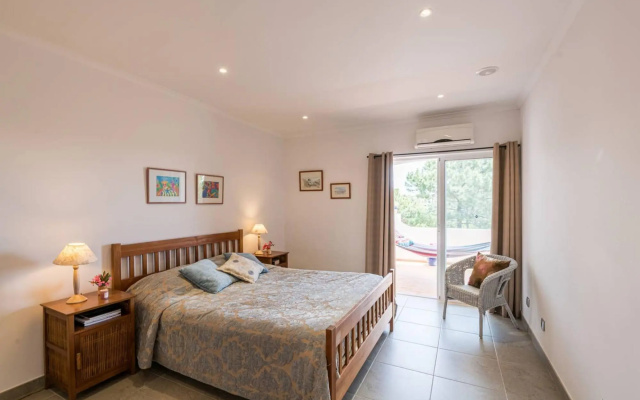 A010 Moderno Apartment (881B VDL) (Oceano)