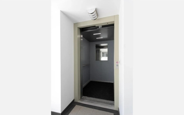 Studio-Apartment between Schoenbrunn & the City Center (18)