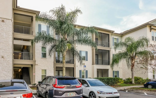Apartment with Parking by Frontdesk