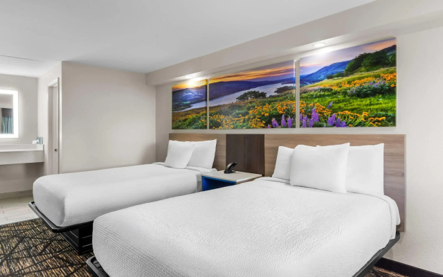Days Inn by Wyndham Indianapolis East Post Road