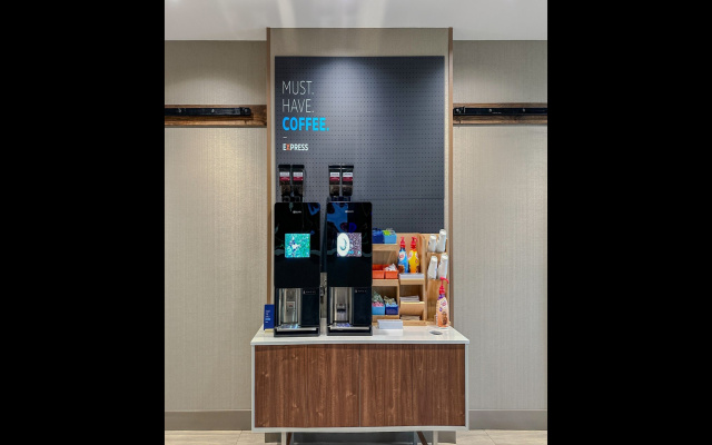 Holiday Inn Express & Suites Cambridge by IHG