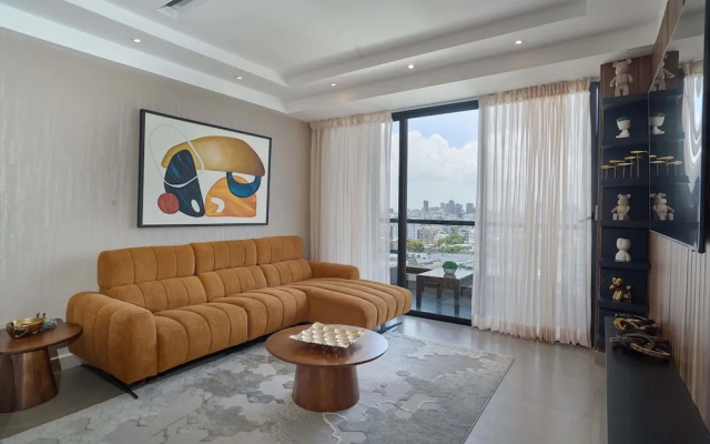3BR Elegant Spot Downtownsd Family Pool