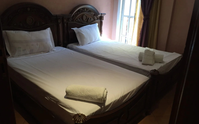 Rooms Palace