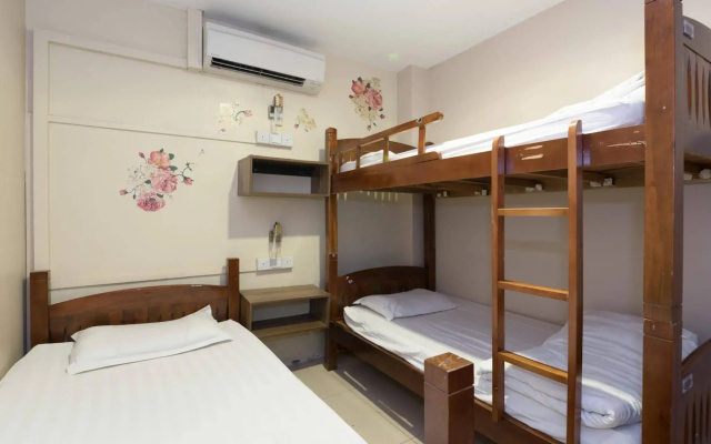Mercury Backpackers Hostel
