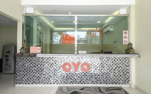 OYO 1136 PD Star Hotel