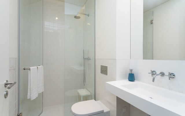 Отель Fancy 2BR Flat at the heart of Lisbon I | Gonzalo's Guest Лиссабон ванная