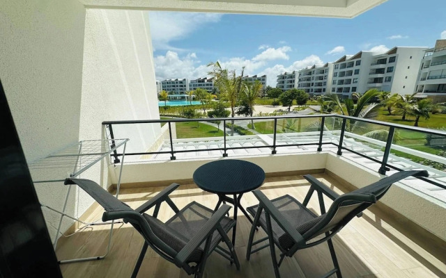 Modern 2bdrm Apt Lagoon-style Beach Downtown