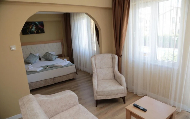Convenient Hotel Room near Beach in Kusadasi