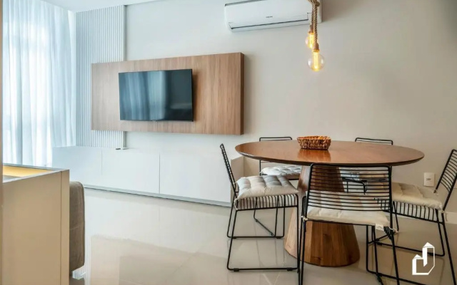 Apartamento Com 02 Dormitórios De Casal