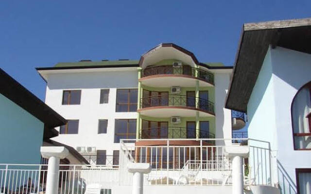 Отель Balchik English House вид на фасад