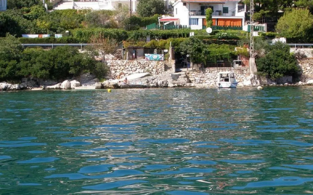 Apartment Kira - 20m from beach