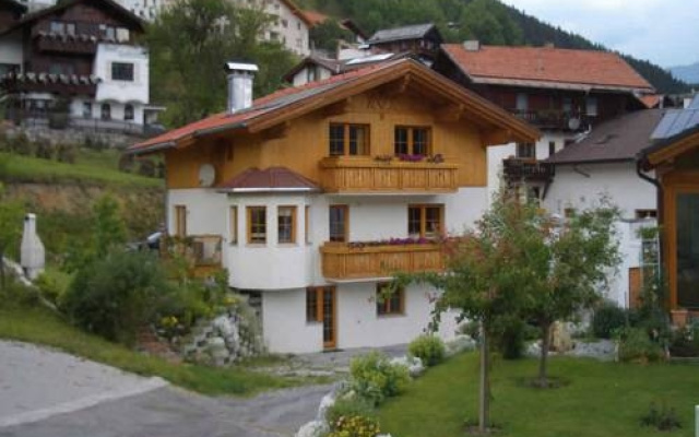 Apart Röck