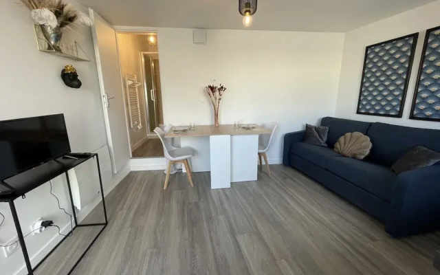 Apartment in Le Mans With Private Parking