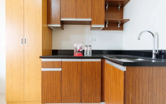 RedDoorz Plus @ Silk Residences Sta. Mesa
