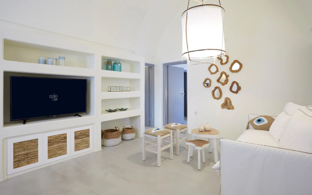 2 Bedroom Eolia Kamari Villa 100m2 with Private Heated Pool