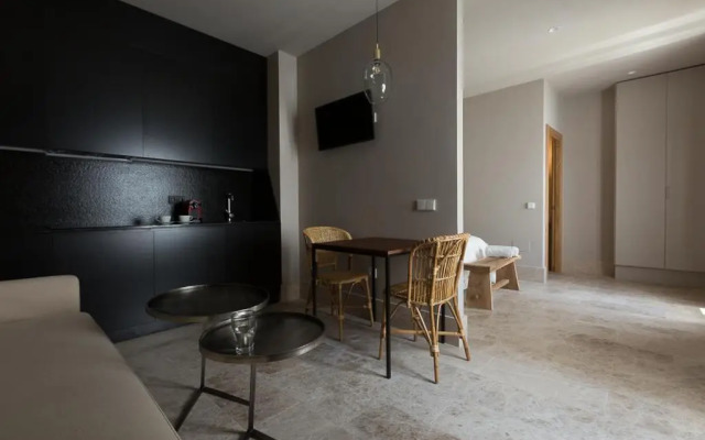 Chacon Apartments  Suites