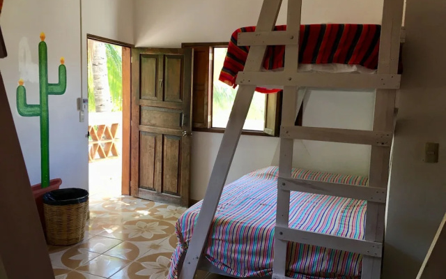 Nomad Beach House - Hostel