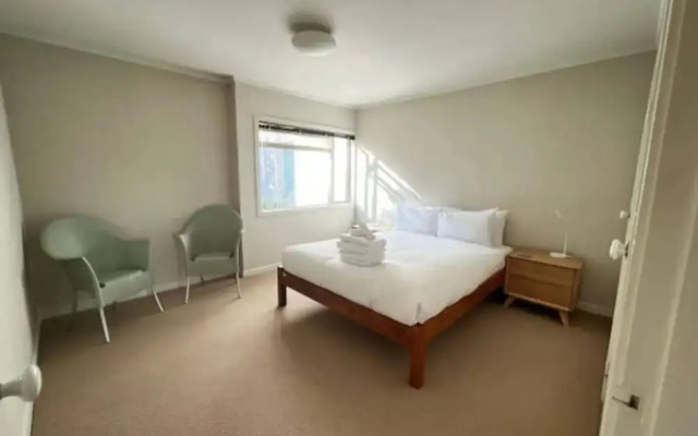Kohimarama beachside apartment
