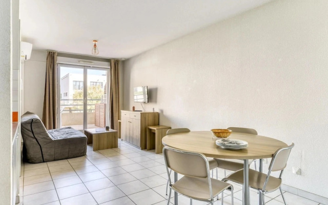 Pool View Apartment by the French Marina