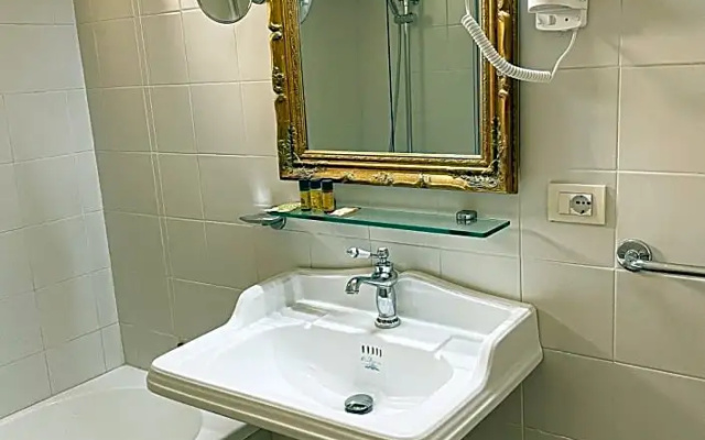 B&B Faraglione