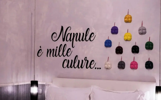 A un passo dal Castello Maschio Angioino