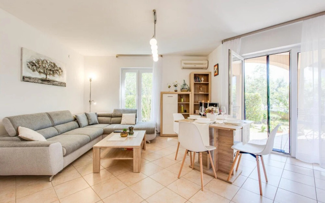 Amazing Apartment in Vantacici With Wifi and 2 Bedrooms