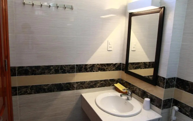 Hang Nga Luxury Hotel