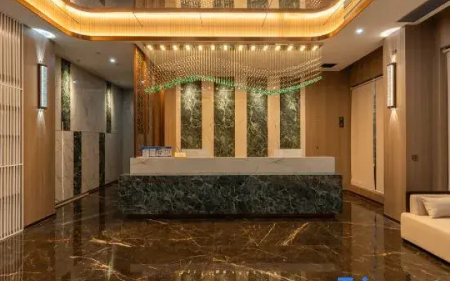 Meilan Four Seasons Hotel (Yunshan Fengjing Plaza)