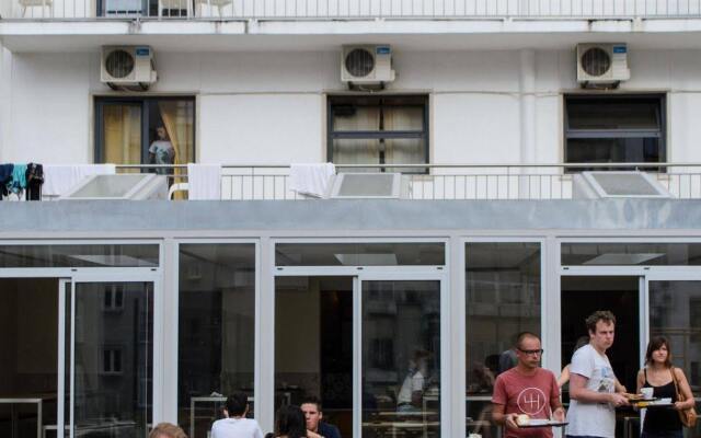 Hans Brinker Hostel Lisbon вид на фасад