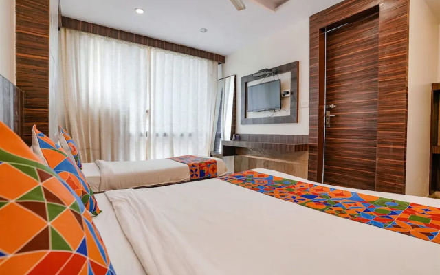 Fabhotel Kingdom Sai