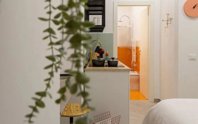 Lovely and tiny unit in the City center