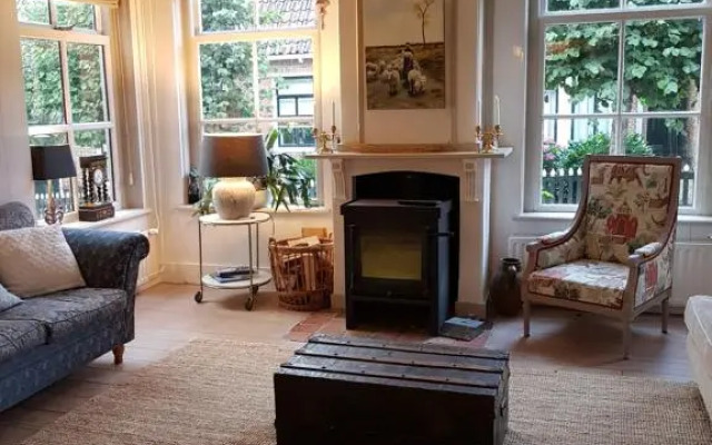TERP WONING bij Schiermonnikoog "Op de Terp" Noordoost Friesland