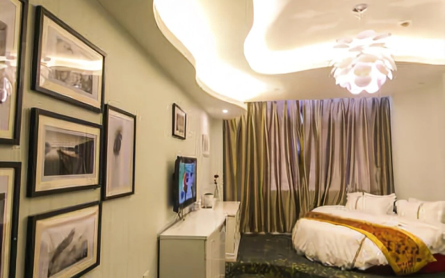 A8 Boutique Theme Hotel
