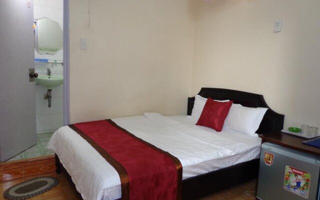 Отель Phuong Tung Guesthouse Далат комната для гостей