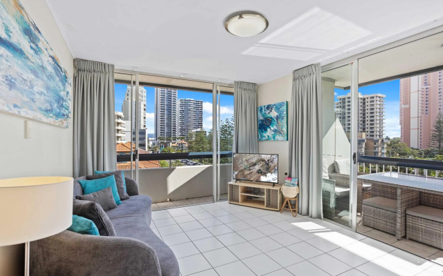 Hi Ho Beach Apartments