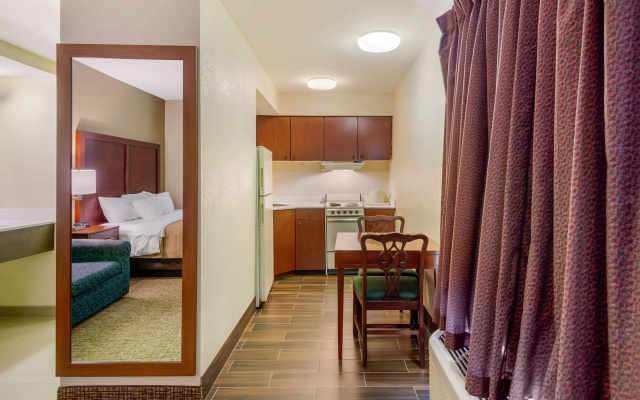 Quality Inn & Suites Olde Town