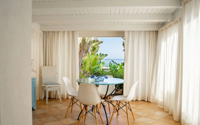 Dune Home, Beachfront Home With Three Bedrooms 9 PAX