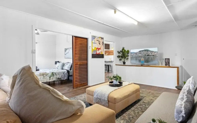 Spacious Home Near Urangan Beachfront