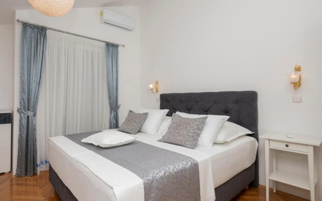 Beautiful Apartment in Tucepi With 1 Bedrooms and Wifi
