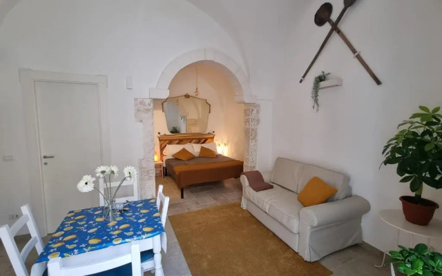 Biancostuni 66