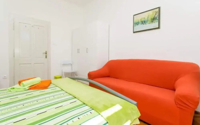 Apartment Blue & Green - Two-bedroom Apartment With Terrace and Garden View