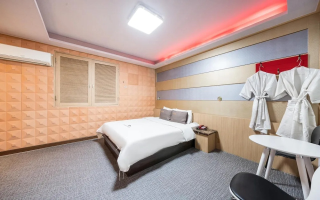 Sharp Hotel Jeonju