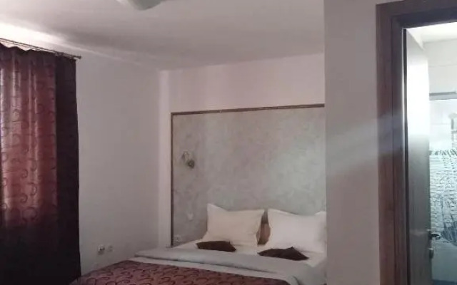 Allma'& rooms 4you