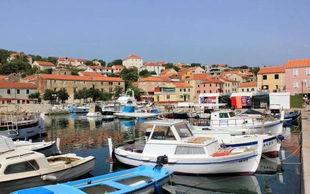 Ralje - 100m From the sea & Free Parking - A2