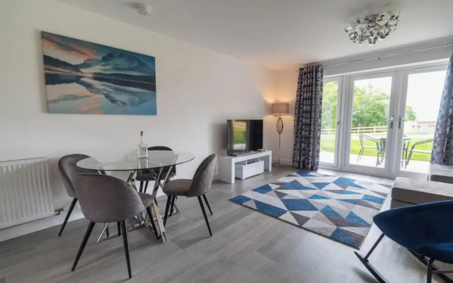 Spacious 2 Bedroom Modern Apartment in Inverness
