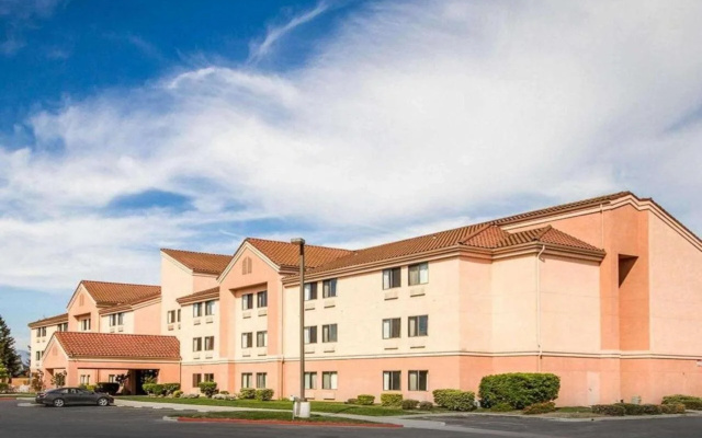 Rodeway Inn