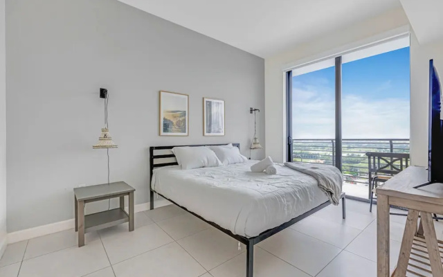 Modern Downtown Doral One-Bedroom Apt