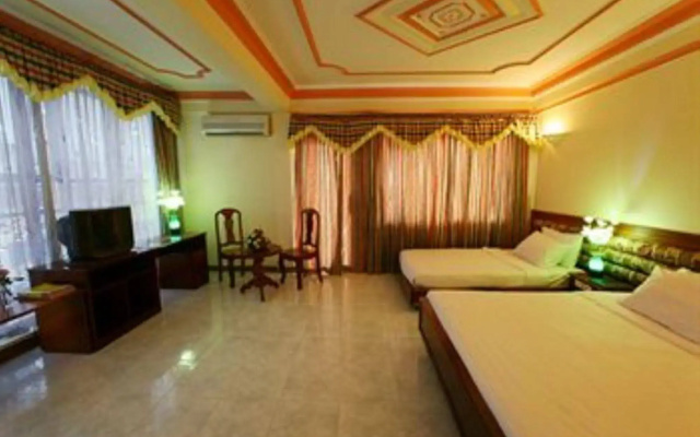 Lucky Star Hotel