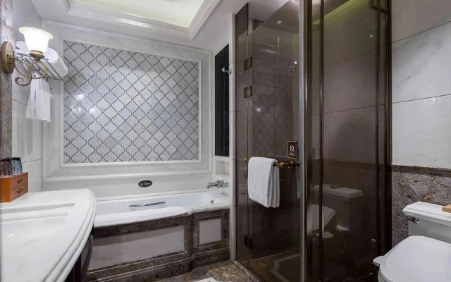 Donghu Hotel