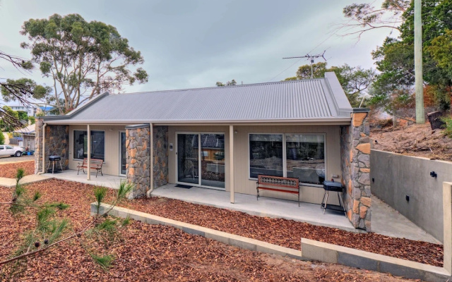 Freycinet Stone Studio 8